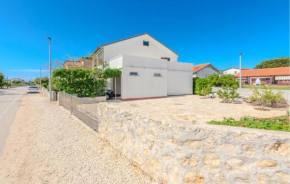 2 Bedroom Amazing Apartment In Vir